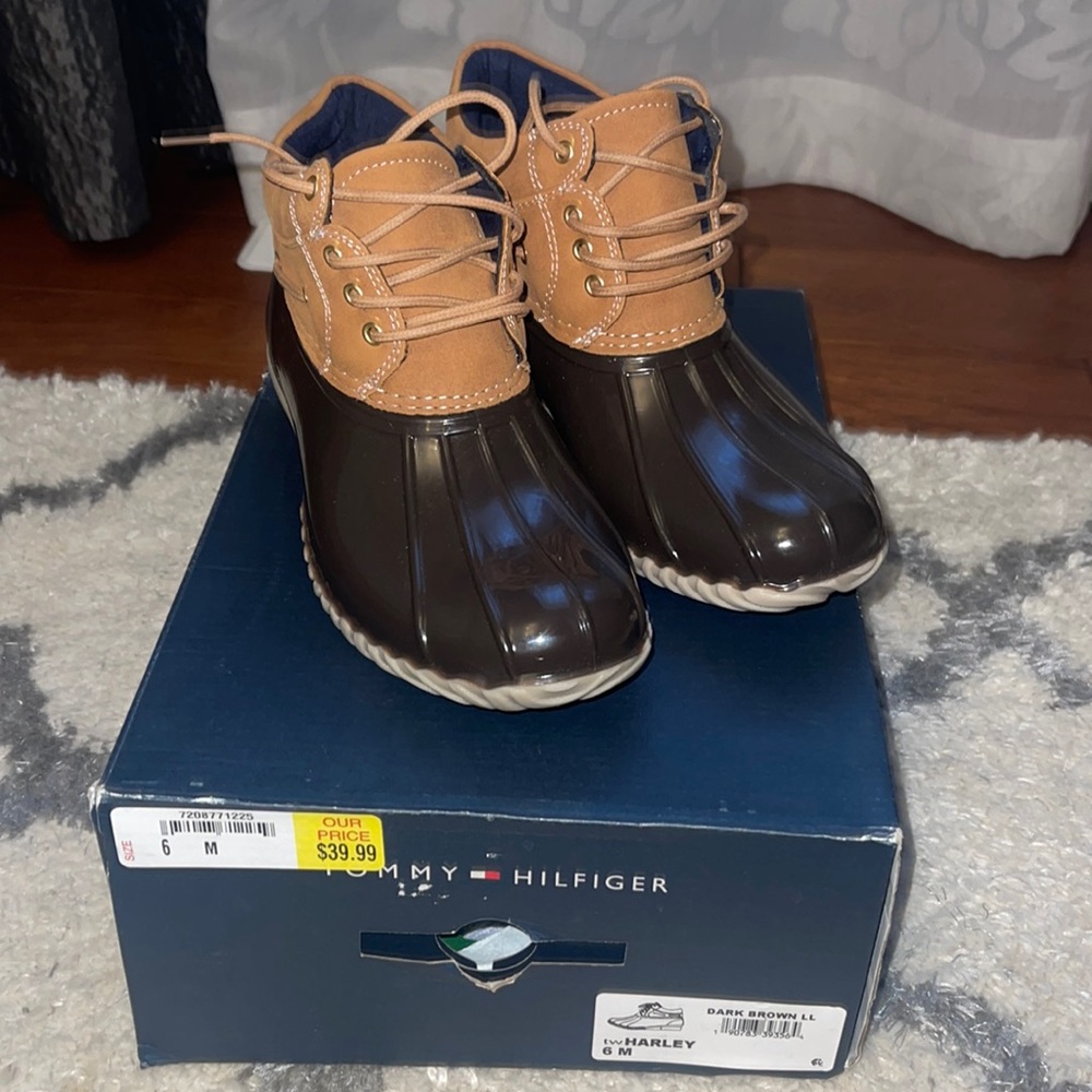 Tommy Hilfiger winter boots womens